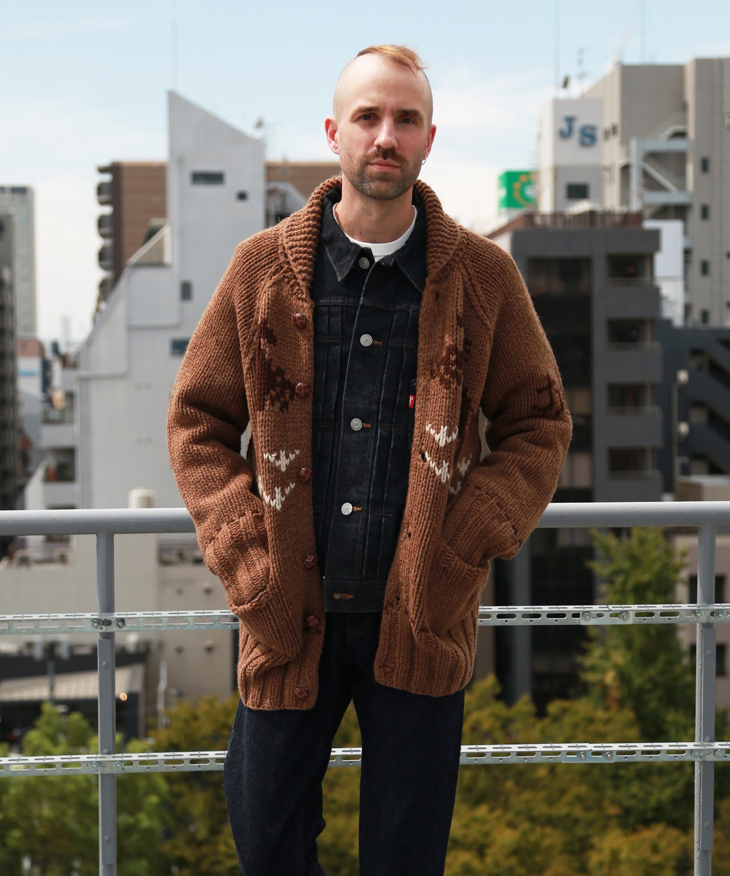 ROUGH GAUGE COWICHAN CARDIGAN／ BROWN – TMT OFFICIAL ONLINE STORE