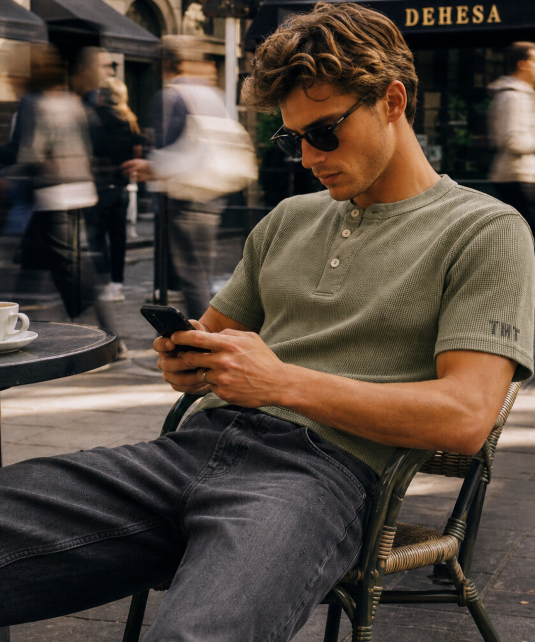 HENRY NECK TEE