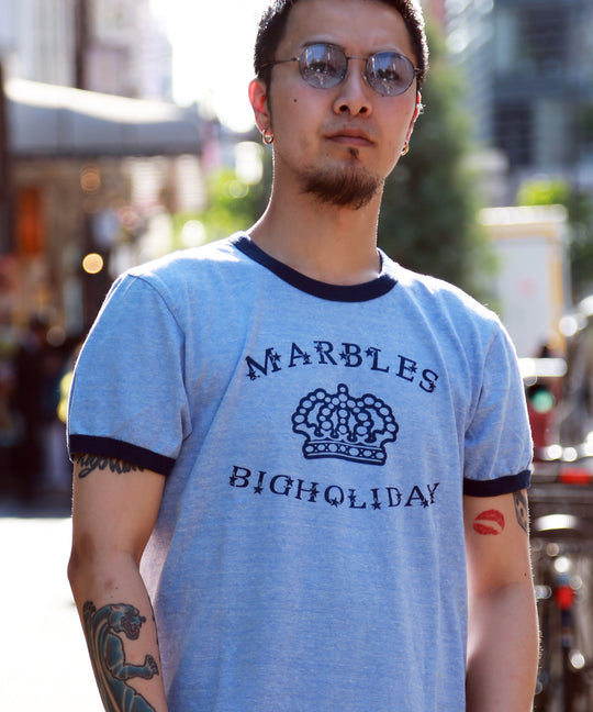 TMT×Marbles S/S RINGER T-SHIRTS(MARBLES BIGHOLIDAY) / SAX