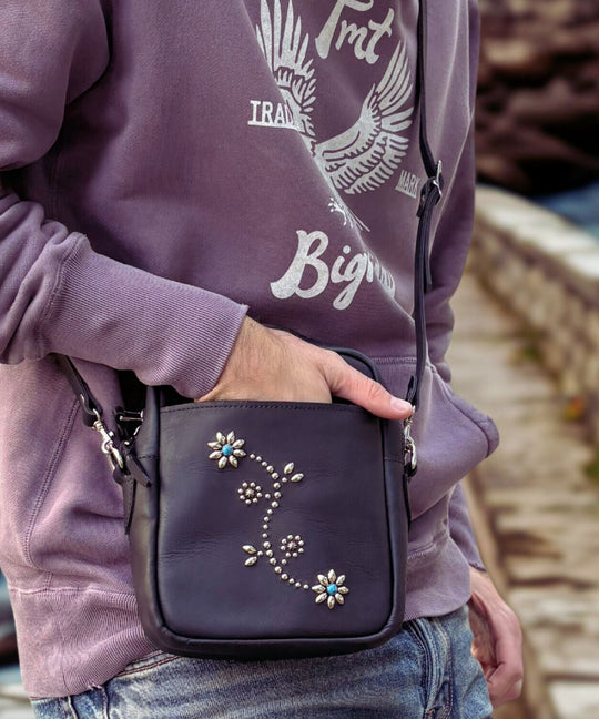 INDIGO LEATHER SHOULDER STADS BAG